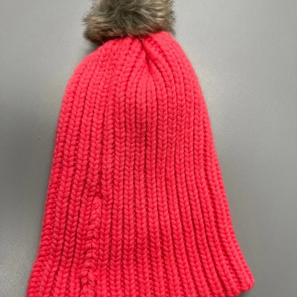 Old Navy Winter Beanie Crochet Knit Faux Fur Pom Hat Melon Color One Size EUC